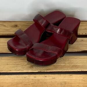 Cole Haan red wooden slip on leather sandals Greek Key pattern size 6.5B